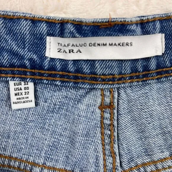 Zara Jean Shorts‎ Women's Size 00 Sequin Floral Appliqué Medium Wash Button Fly - Picture 5 of 7